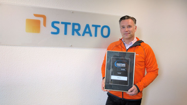 CEO Christian Böing mit Hosting Award 2017